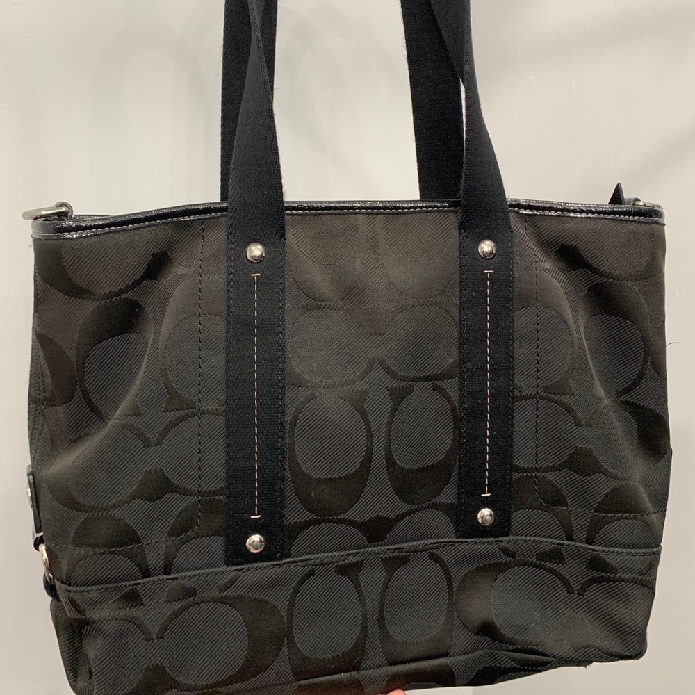 Coach purse tote with crossbody strap